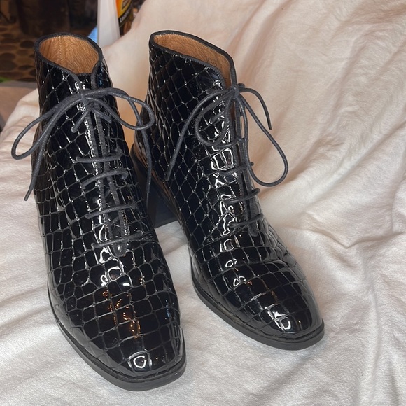 Jeffrey Campbell Talcott Patent Leather Booties size 9 - Picture 12 of 15